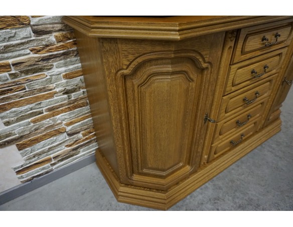 WITRYNA Z KOMODĄ PODŚWIETLANA SZER. 135 CM