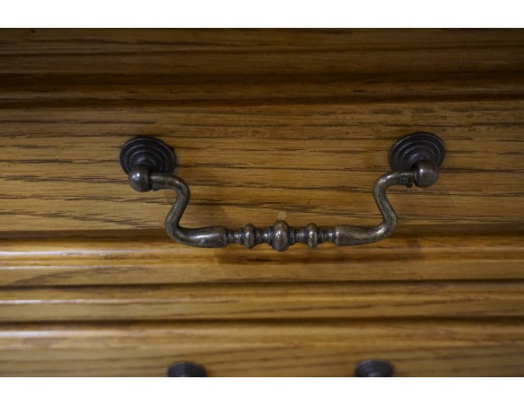 WITRYNA Z KOMODĄ PODŚWIETLANA SZER. 135 CM