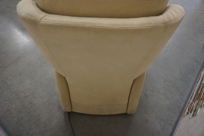 FOTEL ELEKTRYCZNY NA PILOTA MATERIAŁ JASNY...