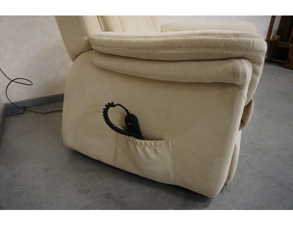 FOTEL ELEKTRYCZNY NA PILOTA MATERIAŁ JASNY FUNKCJA POMOCY WSTAWANIA 3w1