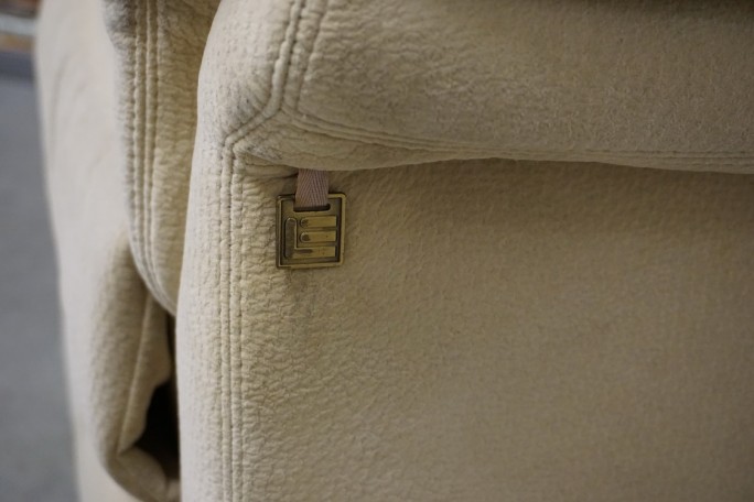 FOTEL ELEKTRYCZNY NA PILOTA MATERIAŁ JASNY...