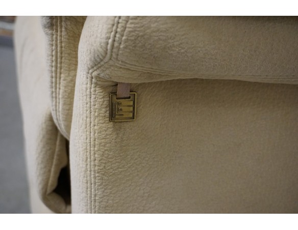 FOTEL ELEKTRYCZNY NA PILOTA MATERIAŁ JASNY FUNKCJA POMOCY WSTAWANIA 3w1