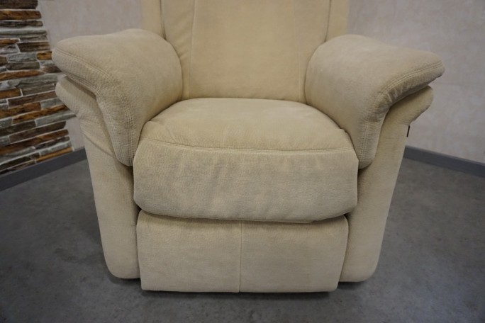 FOTEL ELEKTRYCZNY NA PILOTA MATERIAŁ JASNY...