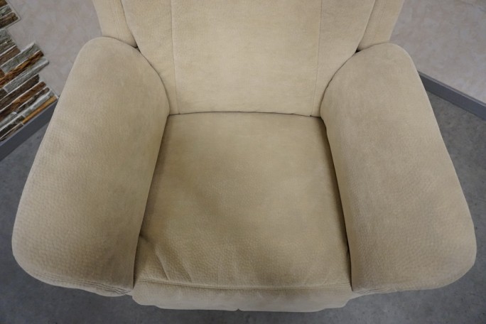 FOTEL ELEKTRYCZNY NA PILOTA MATERIAŁ JASNY...