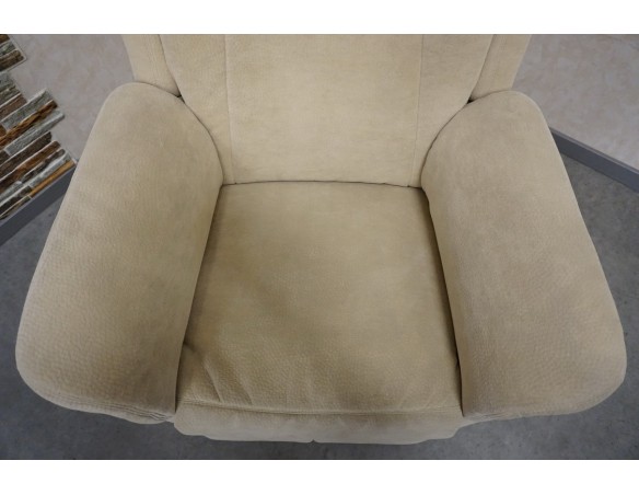 FOTEL ELEKTRYCZNY NA PILOTA MATERIAŁ JASNY FUNKCJA POMOCY WSTAWANIA 3w1