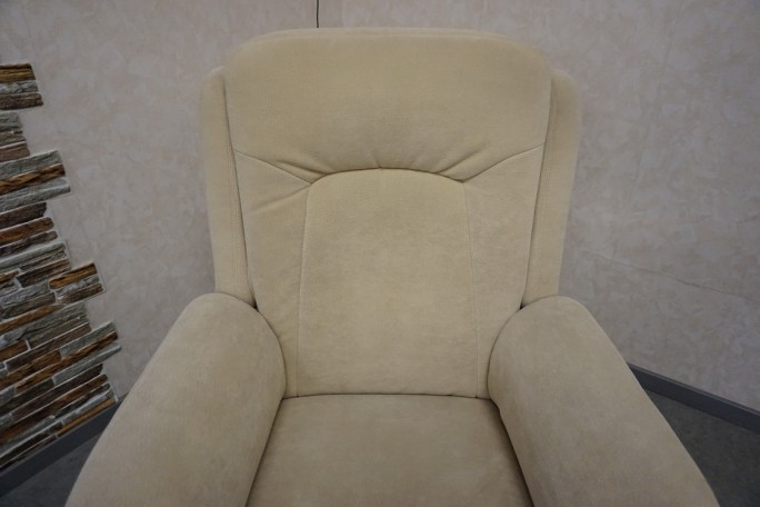 FOTEL ELEKTRYCZNY NA PILOTA MATERIAŁ JASNY...