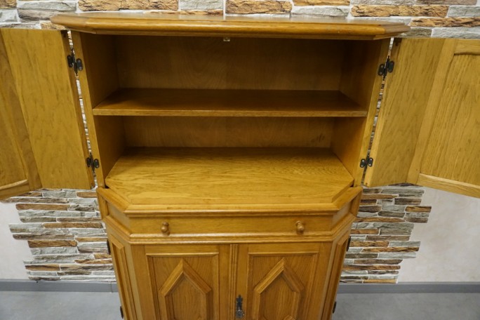 KOMODA WYSOKA 4 DRZWICZKI SZER. 90 CM