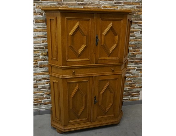 KOMODA WYSOKA 4 DRZWICZKI SZER. 90 CM