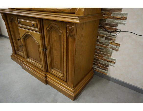 WITRYNA Z KOMODĄ DĘBOWA PODŚWIETLANA SZER. 137 CM