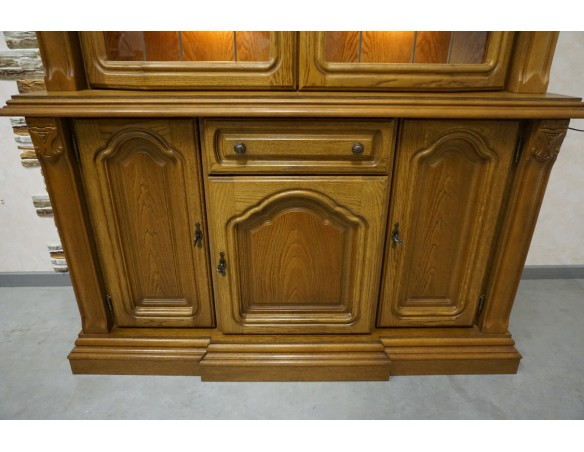 WITRYNA Z KOMODĄ DĘBOWA PODŚWIETLANA SZER. 137 CM