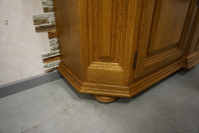 WITRYNA Z KOMODĄ PODŚWIETLANA 4 DRZWIOWA SZER....