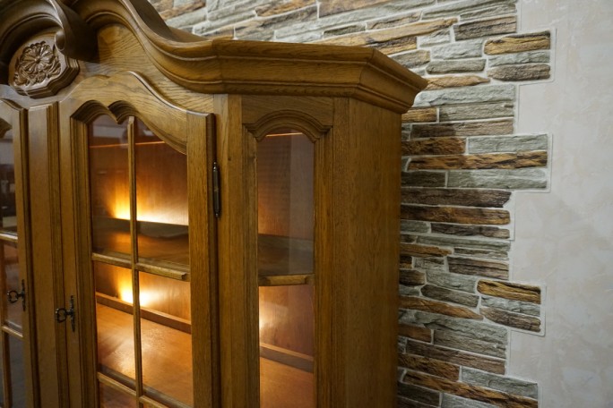 WITRYNA Z KOMODĄ PODŚWIETLANA 4 DRZWIOWA SZER....