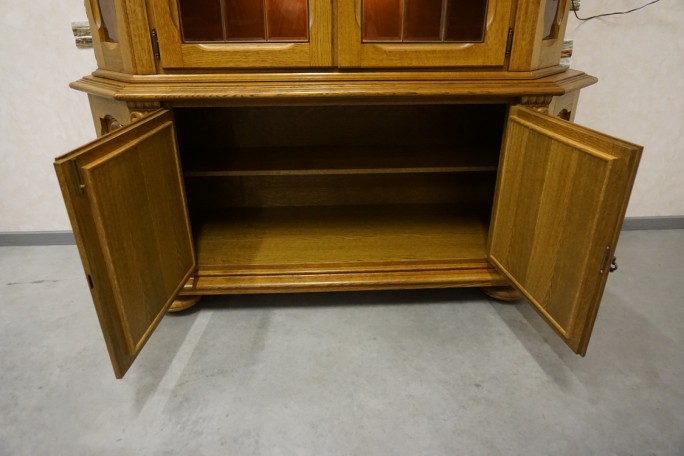 WITRYNA Z KOMODĄ PODŚWIETLANA SZER. 170 CM