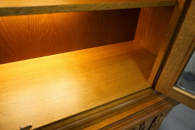 WITRYNA Z KOMODĄ PODŚWIETLANA SZER. 170 CM