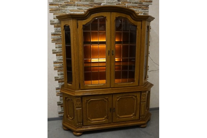 WITRYNA Z KOMODĄ PODŚWIETLANA SZER. 170 CM