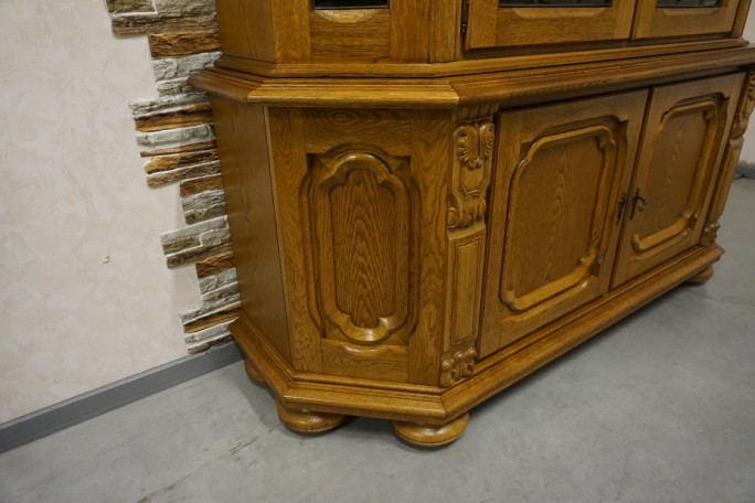 WITRYNA Z KOMODĄ PODŚWIETLANA SZER. 170 CM