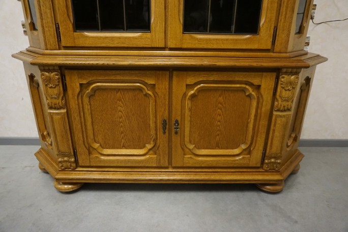 WITRYNA Z KOMODĄ PODŚWIETLANA SZER. 170 CM