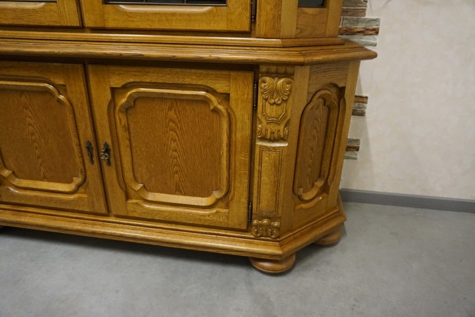 WITRYNA Z KOMODĄ PODŚWIETLANA SZER. 170 CM