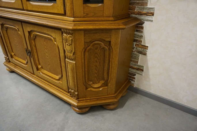 WITRYNA Z KOMODĄ PODŚWIETLANA SZER. 170 CM