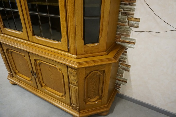 WITRYNA Z KOMODĄ PODŚWIETLANA SZER. 170 CM