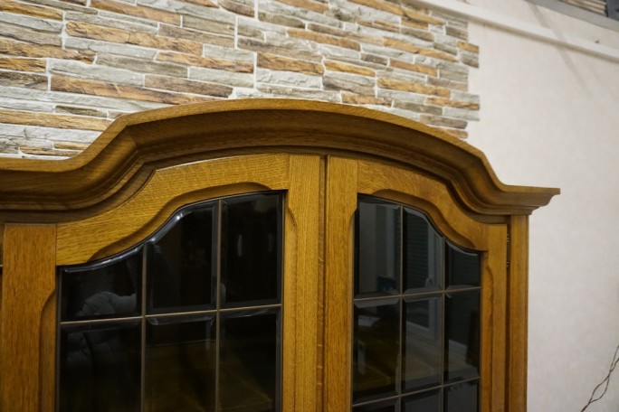 WITRYNA Z KOMODĄ PODŚWIETLANA SZER. 170 CM