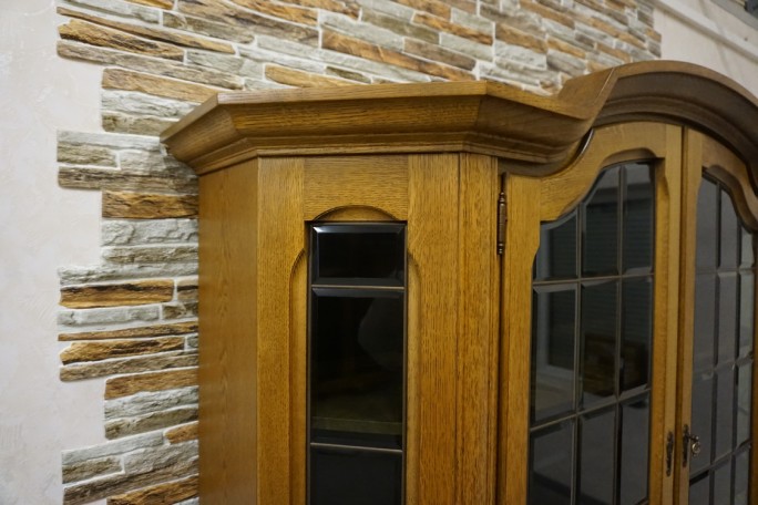 WITRYNA Z KOMODĄ PODŚWIETLANA SZER. 170 CM