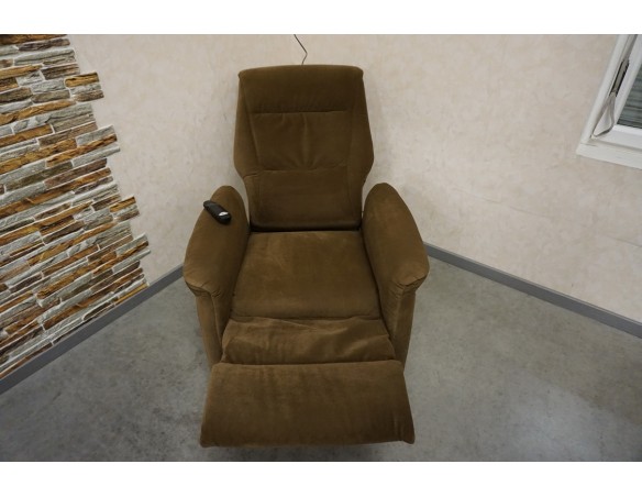 FOTEL ELEKTRYCZNY GERIATRYCZNY Z FUNKCJĄ POMOCY WSTAWANIA 3w1