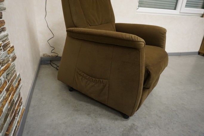 FOTEL ELEKTRYCZNY GERIATRYCZNY Z FUNKCJĄ POMOCY...