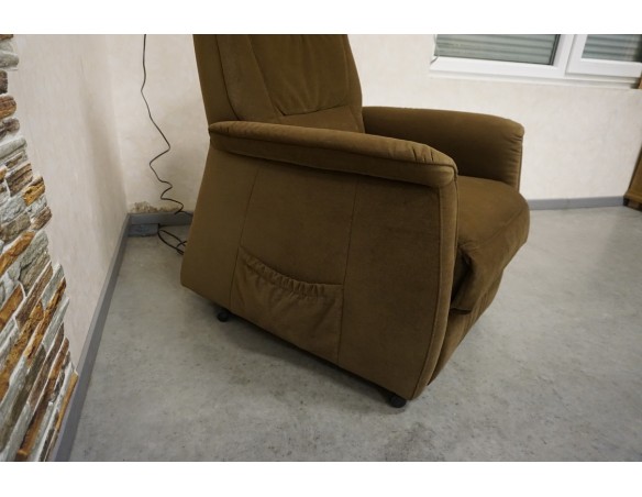 FOTEL ELEKTRYCZNY GERIATRYCZNY Z FUNKCJĄ POMOCY WSTAWANIA 3w1