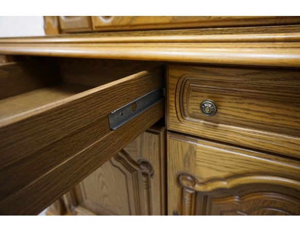 WITRYNA Z KOMODĄ PODŚWIETLANA SZKLANE PÓŁKI SZER. 163 CM