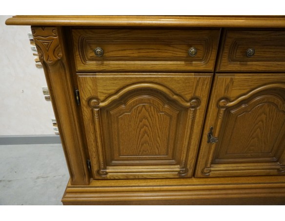 WITRYNA Z KOMODĄ PODŚWIETLANA SZKLANE PÓŁKI SZER. 163 CM