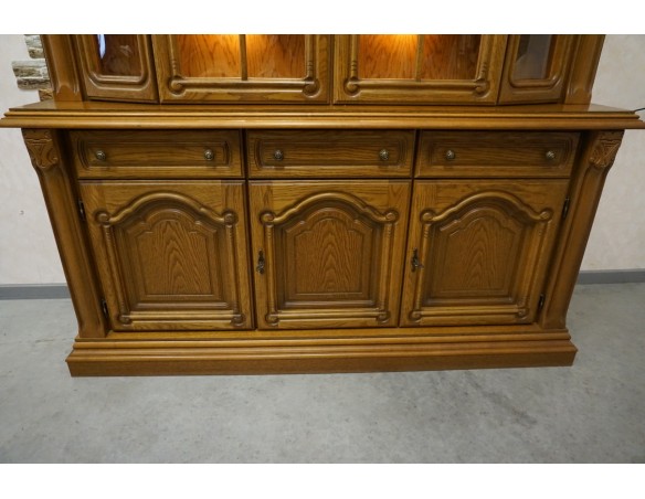 WITRYNA Z KOMODĄ PODŚWIETLANA SZKLANE PÓŁKI SZER. 163 CM