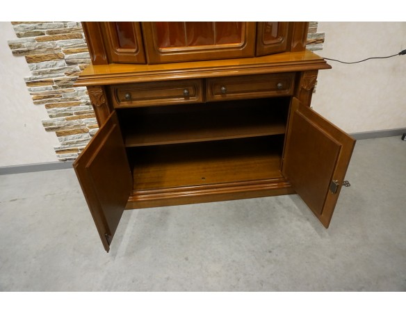 WITRYNA Z KOMODĄ ORZECH WĄSKA PODŚWIETLANA SZER. 118 CM