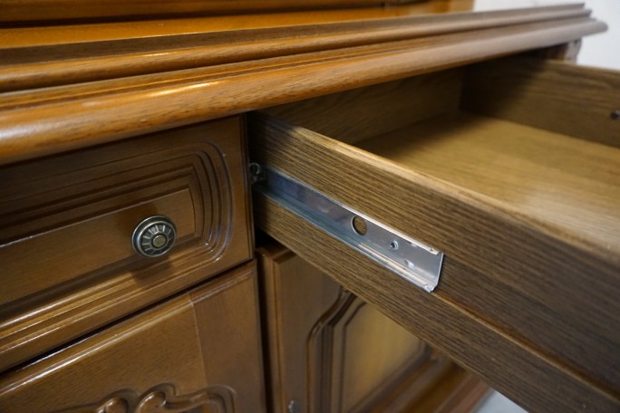 WITRYNA Z KOMODĄ ORZECH WĄSKA PODŚWIETLANA...