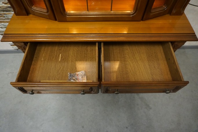 WITRYNA Z KOMODĄ ORZECH WĄSKA PODŚWIETLANA...