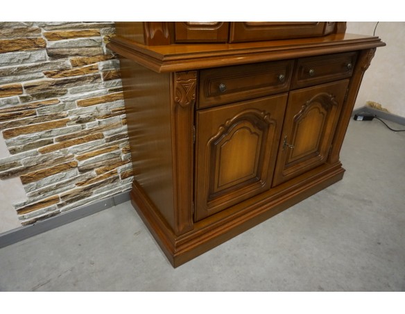 WITRYNA Z KOMODĄ ORZECH WĄSKA PODŚWIETLANA SZER. 118 CM