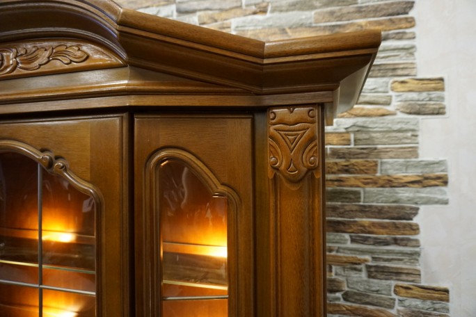 WITRYNA Z KOMODĄ ORZECH WĄSKA PODŚWIETLANA...