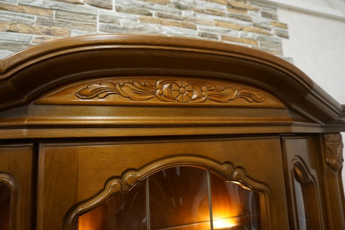 WITRYNA Z KOMODĄ ORZECH WĄSKA PODŚWIETLANA...