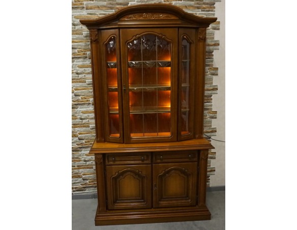 WITRYNA Z KOMODĄ ORZECH WĄSKA PODŚWIETLANA SZER. 118 CM