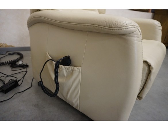 FOTEL ELEKTRYCZNY HUKLA POMOC WSTAWANIA SKÓRA JASNA 3w1