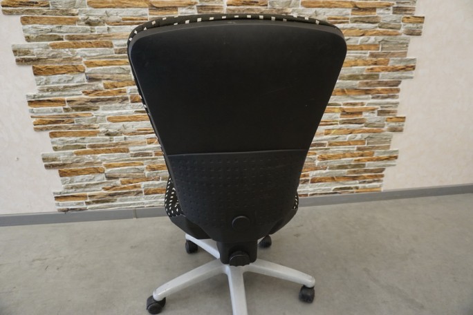 KRZESŁO BIUROWE OBROTOWE 60/60 CM