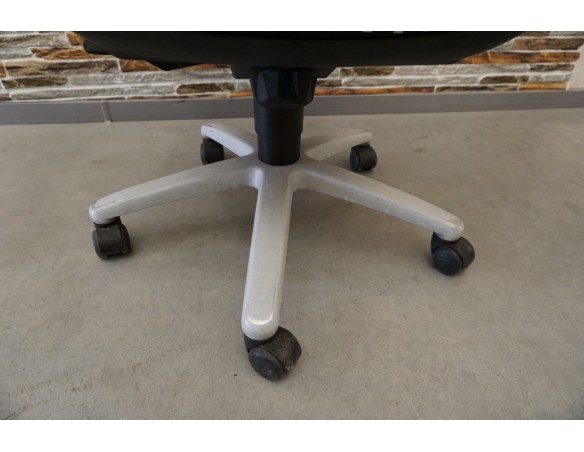 KRZESŁO BIUROWE OBROTOWE 60/60 CM