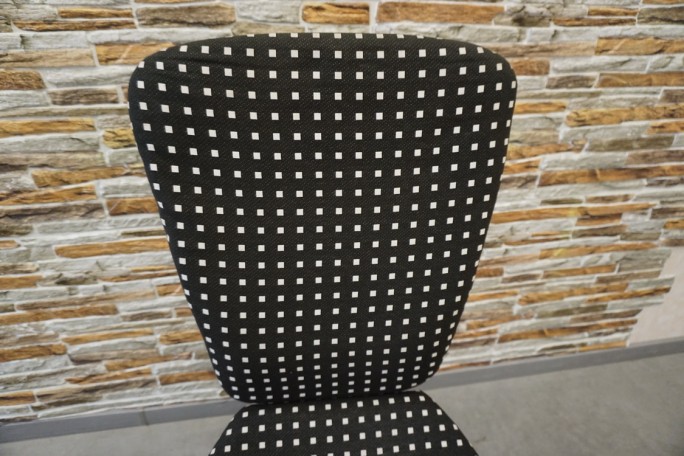 KRZESŁO BIUROWE OBROTOWE 60/60 CM