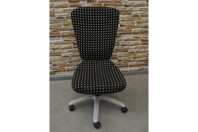 KRZESŁO BIUROWE OBROTOWE 60/60 CM