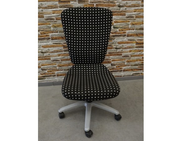 KRZESŁO BIUROWE OBROTOWE 60/60 CM