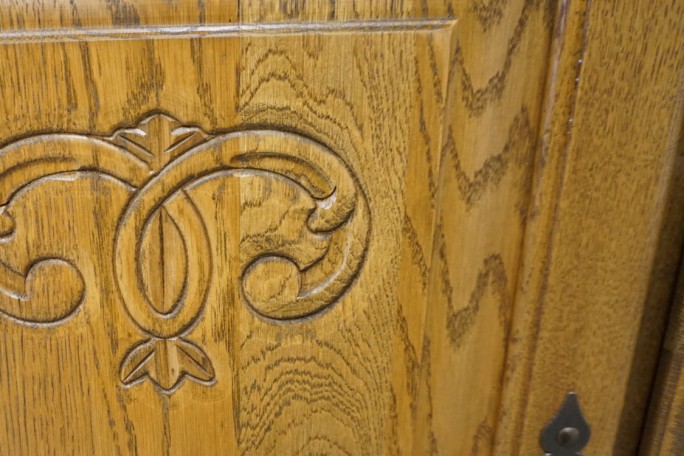 WITYRNA Z KOMODĄ DĘBOWA SZER. 160 CM