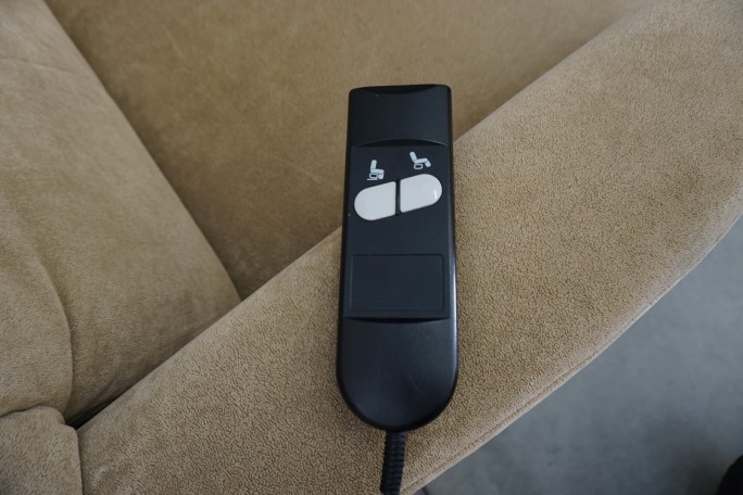 FOTEL ELEKTRYCZNY NA PILOTA FUNKCJA POMOCY...