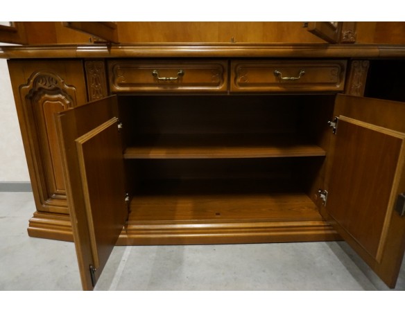 WITRYNA Z KOMODĄ ORZECHOWA PODŚWIETLANA SZER. 175 CM