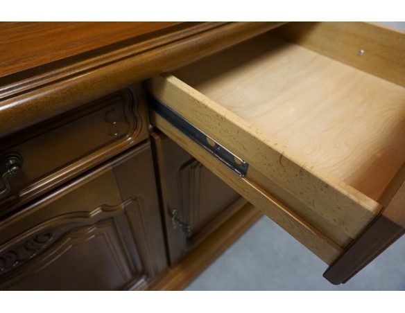 WITRYNA Z KOMODĄ ORZECHOWA PODŚWIETLANA SZER. 175 CM