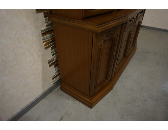 WITRYNA Z KOMODĄ ORZECHOWA PODŚWIETLANA SZER. 175 CM